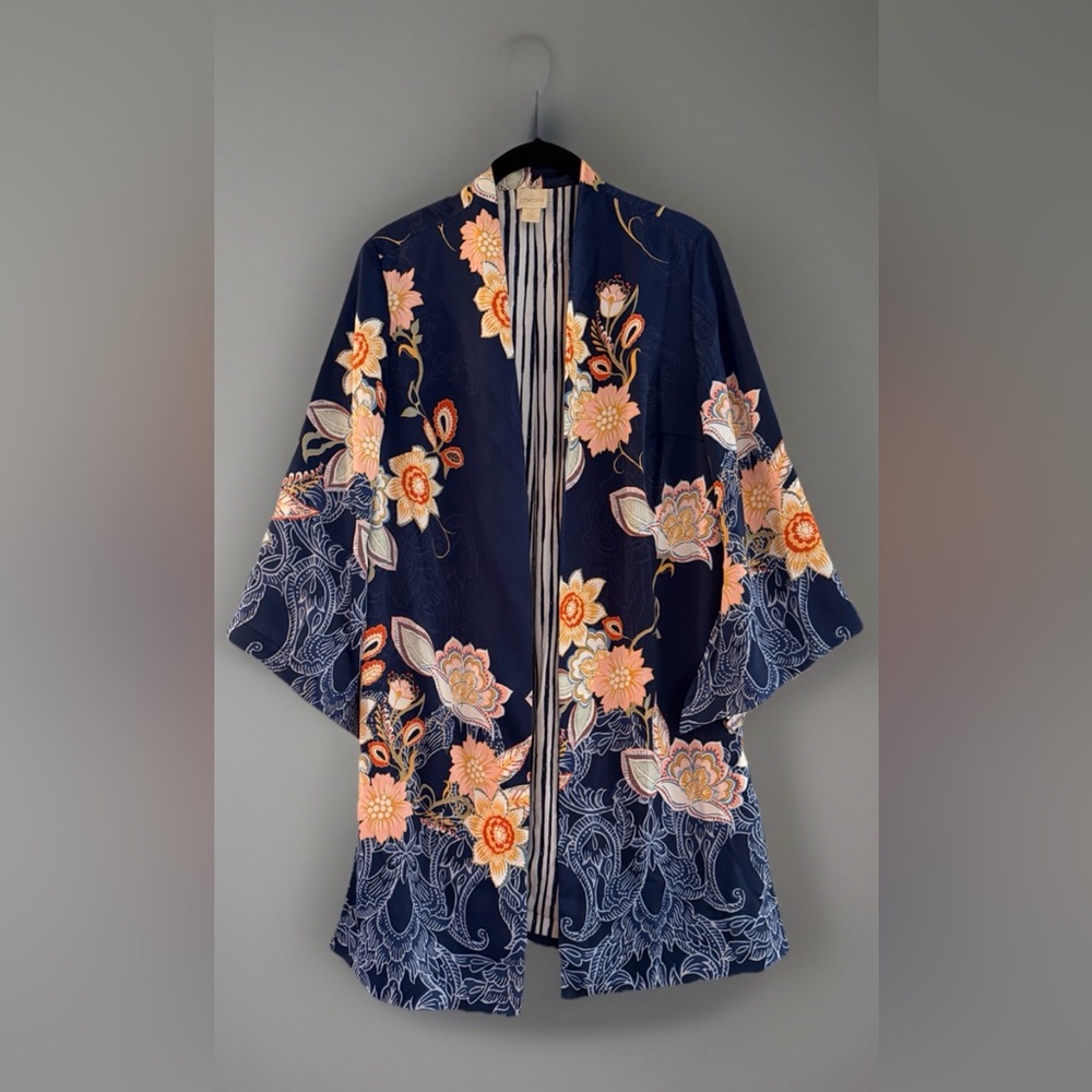 Chico’s Navy Floral Kimono Jacket Open Front Topper Size 1 Med Boho Beach Resort
